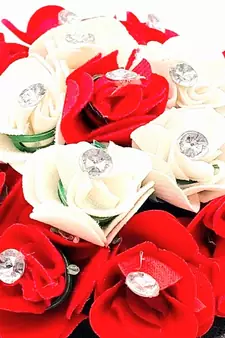 DIAN Red & White Full Bun Juda Maker Flower Gajra Hair Accessories, Artificial Juda Hair Accessories
