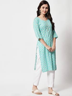 Women's Zig-Zag Print Straight Kurti in Light Green 2