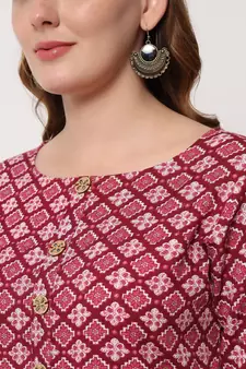 Women Rayon Printed Straight Kurta in Pink
