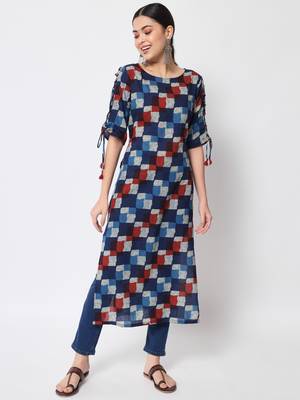Women Cotton Printed Straight Kurta in Multicolor 1