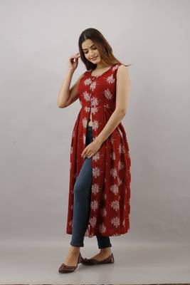 Women's Rayon Printed Frontslit Kurta in Maroon 3