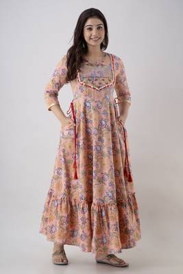 Women's Embroidered Anarkali kurta in Pink 2