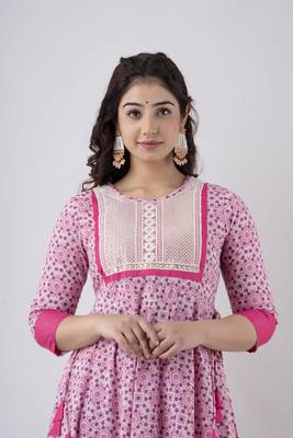 ftDiva Women's Embroidered Anarkali kurta in Pink 5