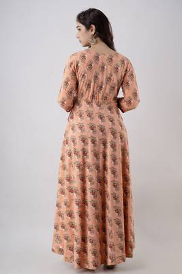 Women's Printed Anarkali kurta in Peach 4