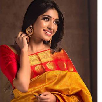 Yellow Banarasi Silk Saree With Blouse Piece 4