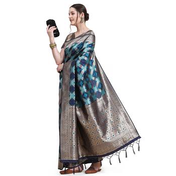 Blue Plain Silk Blend Saree With Blouse 3