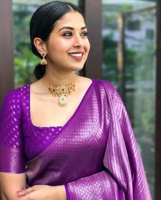Wine Banarasi Silk Saree With Blouse Piece 3