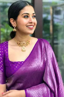 Wine Banarasi Silk Saree With Blouse Piece