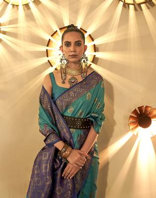 Turquoise Woven silk blend Saree With Blouse 2