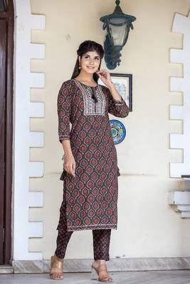 Brown printed cotton long-kurtis 3