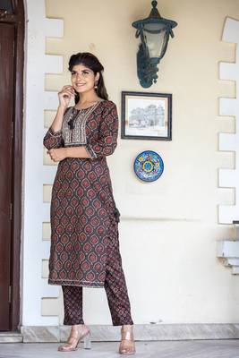 Brown printed cotton long-kurtis 4
