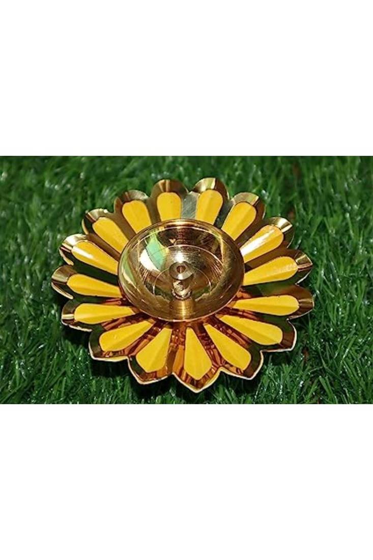 Salvus APP SOLUTIONS Handmade Pure Brass & Iron Flower Shape Diya/Deepak for Pooja/Aarti & Home-Temple (4x4x1.5 Inch)