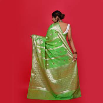 Green woven georgette saree with blouse 3