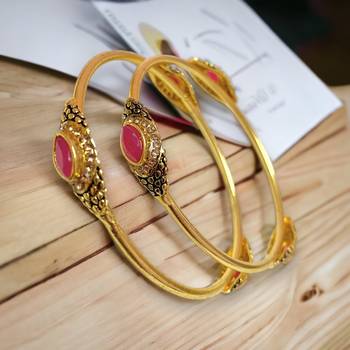 Glam up Your Look with our Stunning Bracelets and Bangles 3