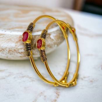 Glam up Your Look with our Stunning Bracelets and Bangles 1