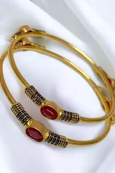 Glam up Your Look with our Stunning Bracelets and Bangles