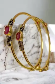 Glam up Your Look with our Stunning Bracelets and Bangles