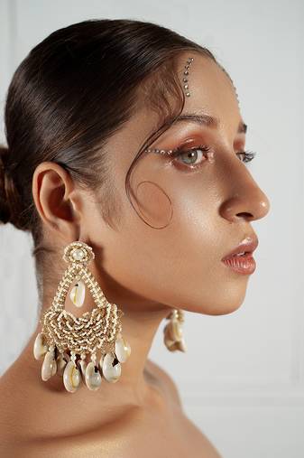 Shell drop dangler earrings