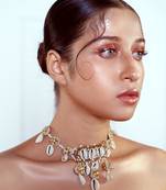 Shell drop choker necklace