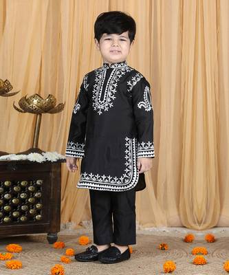 Black embroidery kurta set 3