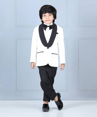 White tuxedo with quilted shirt 1