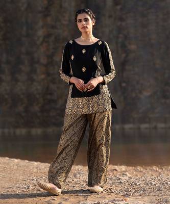 Featuring A Black Suit In Brocade With Salwar 4