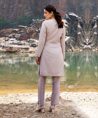 Featuring A Grey Pakistani Suit 4