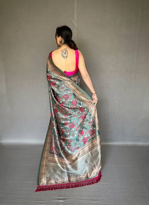 Green Soft silk blend Saree With Kalamkari Print 2