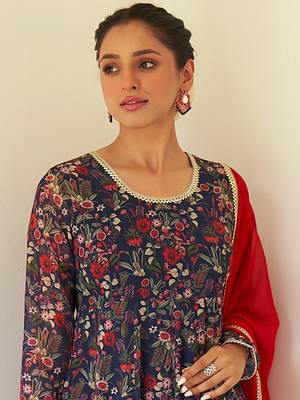 Janasya rashmika x saji saheli - women's dark blue georgette digital floral printed kurta with palazzo and dupatta 3
