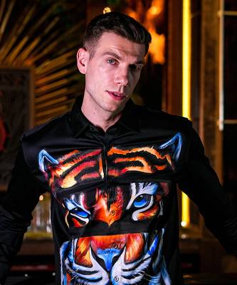 Black the magnificent tiger handpainted cotton shirt 3