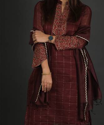 Maroon silk kurta set 4