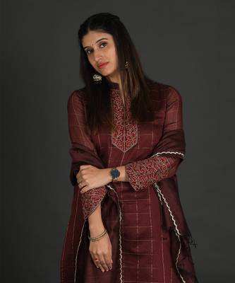Maroon silk kurta set 5