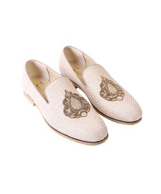 Beige ruhaan embroided mojris 2
