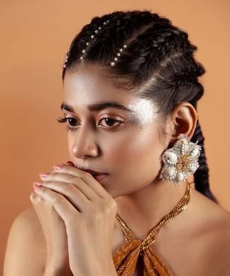 Shell floral embellished earrings 1