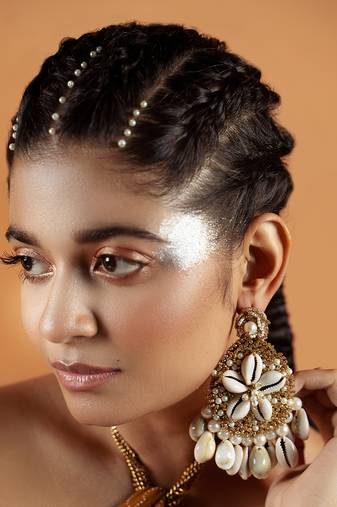 Shell floral embellished earrings
