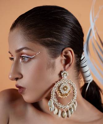 Shell drop earrings 1