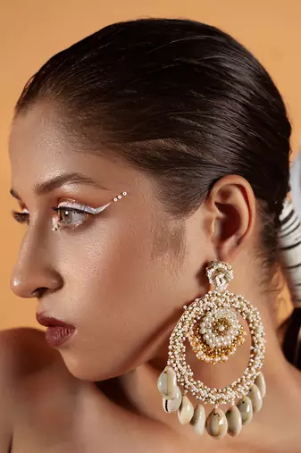 Shell drop earrings