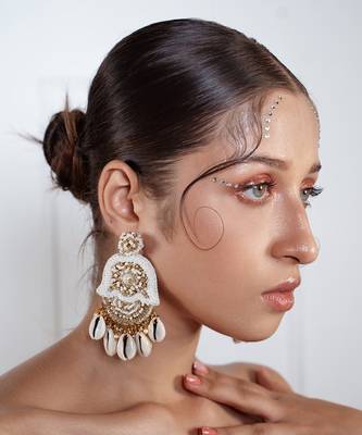 Shell drop embellished earrings 1