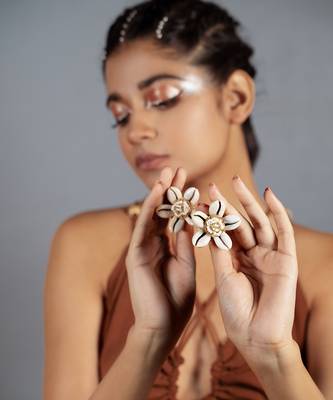 Shell floral earrings 1