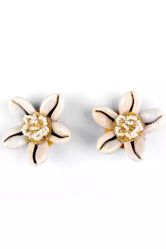 Shell floral earrings