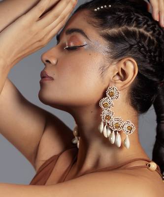 Shell drop earrings 1