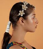 Shell studded sheeshpatti