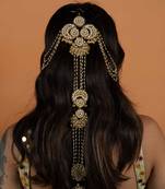 Pearl embellished hair accessory