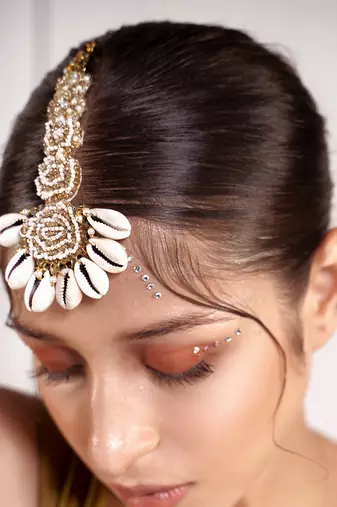 Shell drop maangtikka