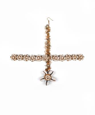 Pearl and shell studded mathapatti 1