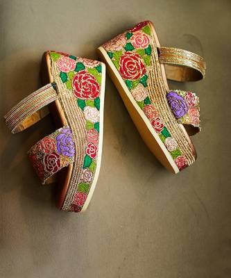 Multi colour thread embroidery wedges 3