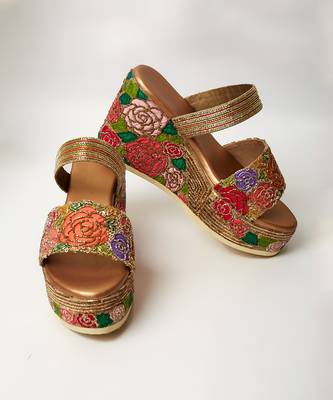 Multi colour thread embroidery wedges 4