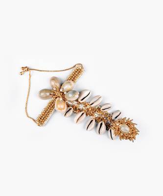 Shell studded haathphool 2