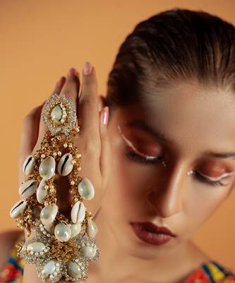 Pearl embellished haathphool 1
