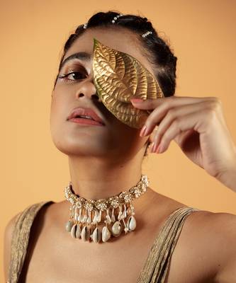 Sequin embellished necklace 1